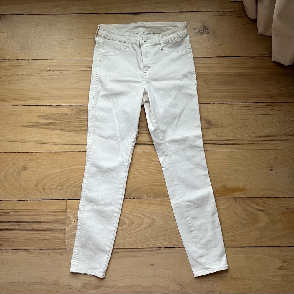 H&M White Stretchy Jeans Mid Rise Size 27